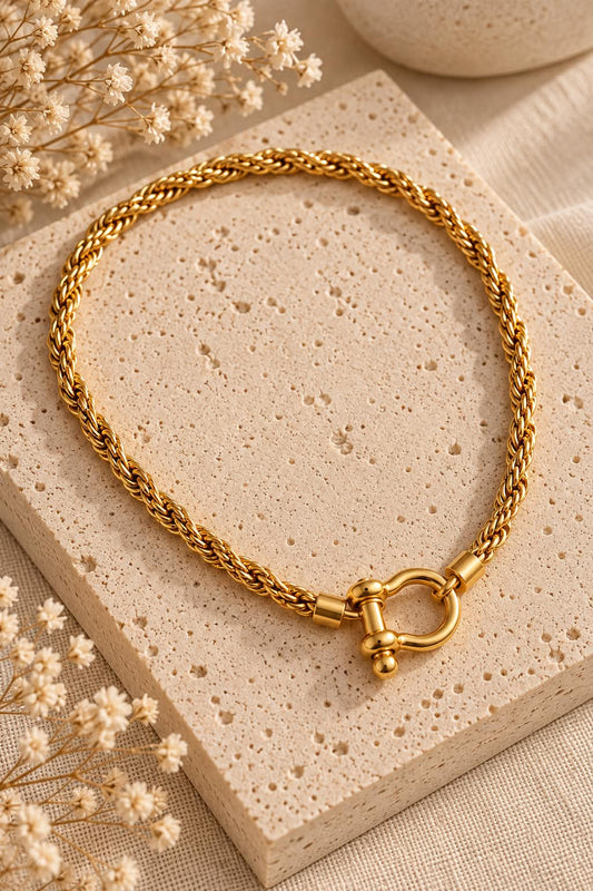 Collier entrelacé doré